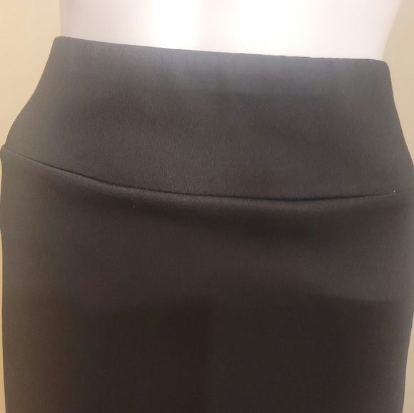 BLACK PENCIL SKIRT w/LACE INSERTS BY CARMEN MARC VALVO, SZ LARGE - Picture 4 of 8
